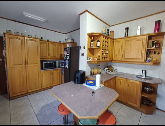 4 BEDROOM HOUSE FOR SALE IN VANDERBIJLPARK SE 3